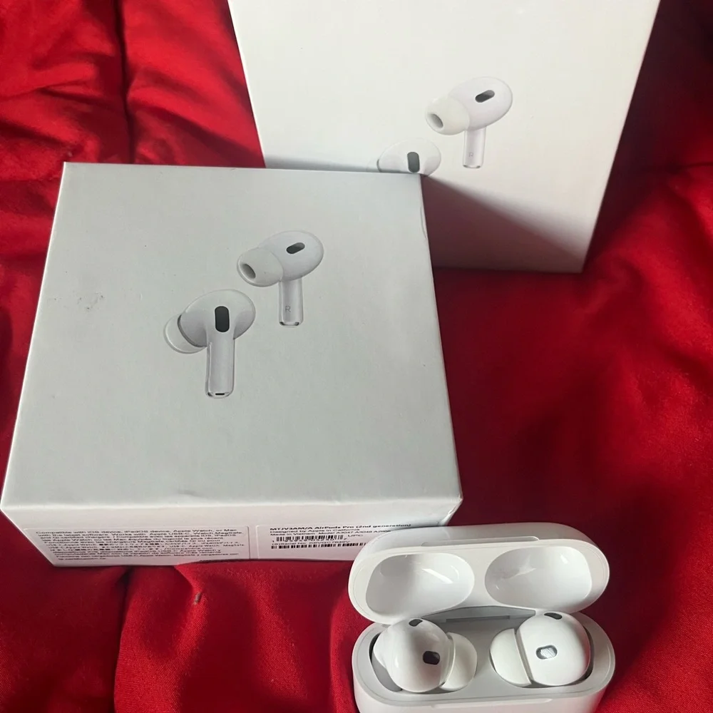 Apple Wireless Earbuds with Charging Case - White
